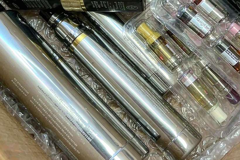 Buyer's Guide to vape accessories — bulk case