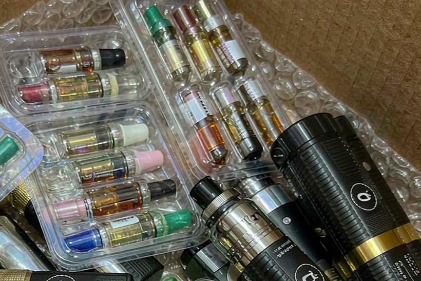 How to Store vape accessories — container load